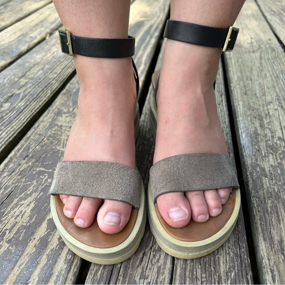 Women's See by Chloe Robin Wedge Sandals Black Leather Ankle Strap Size 38 - Picture 3 of 8